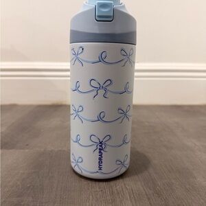 HydraPeak Light Blue Bow Pattern Stainless Water Bottle